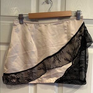 PrettyLittleThing Cream and Black Mini Skirt